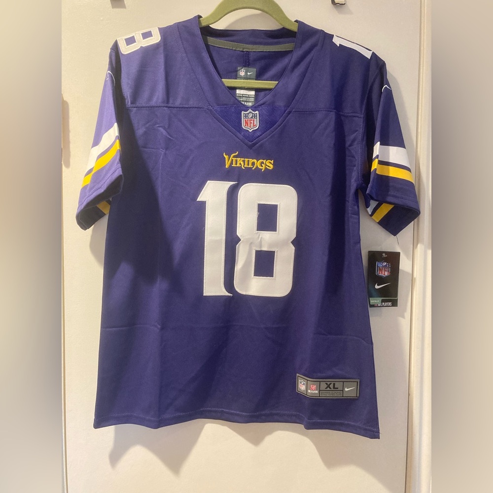 NWT Juniors Minnesota Vikings embroidered jersey.